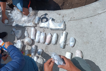 Las armas fueron encontradas enterradas.