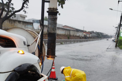 Efecto. Zonas de Guayaquil se inundaron.