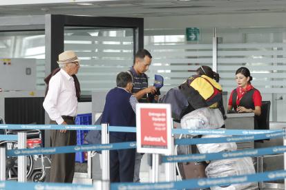 Acto. Ciertos ecuatorianos prefieren viajar a países que no requieren de visa por el proceso tedioso.