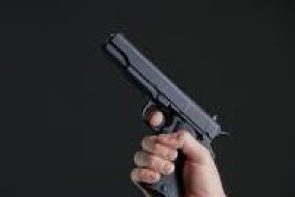 Imagen referencial. Un estudiante de un colegio fue detenido luego de que intentara disparar a directivos del plantel en Santo Domingo de los Tsáchilas.