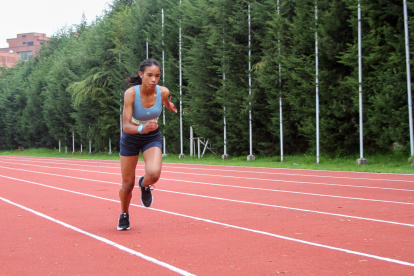 La velocista cubana Rosmery Vizcaíno vive en el país desde hace nueve años y sueña con poder representar a Ecuador.