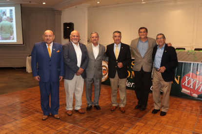 Federico Morán, Ignacio Jarrín, Fernando Esteves, Carlos Salinas, Eduardo Meza y Acisclo Alvarez.