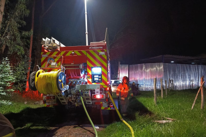 El cuerpo del adulto mayor fue trasladado al Centro Forense de Cuenca para determinar la causa de muerte.