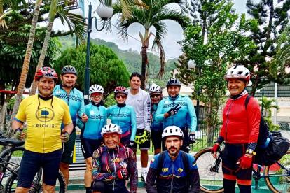 Parte del grupo integrado por Ciclistas de la Calle que realizó la aventura de 200 km.