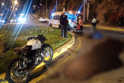 Un joven motociclista de 27 años fue arrollado por una volqueta en la vía a El Valle.