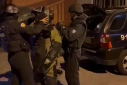 Miembros de la Policía llegaron hasta el punto.