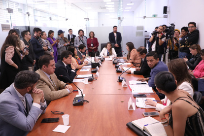 La comisión, luego de la comparecencia de Bolívar Tello, declaró la sesión reservada.