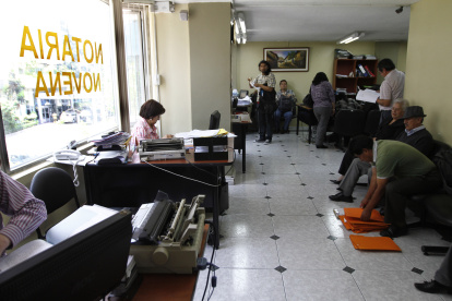 Trámite. El Notario Público realiza la declaración juramentada que, posterior, será subida a la escritura pública.