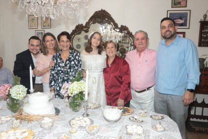 Luis Felipe Molestina, Kyra Molestina, Laura Villanueva, Ana Paula, Verónica Trujillo de Molestina, Alfredo Molestina y Luis Eduardo Molestina.