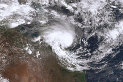 La Oficina de Meteorología de Australia actualizó este jueves 25 den enero de 2024 el estatus de la tormenta a categoría 3.