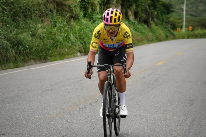 Richard Carapaz durante uno de sus entrenamientos para el Campeonato Nacional de ruta.