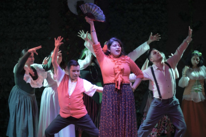 La obra se presenta el 27 de enero a las 19:30 y el 28 de enero a las 17:00. El valor de las entradas es de $ 15 y $ 12, según la localidad.