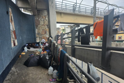 Todo el paso era ocupado como dormitorio por dos personas que, además, tenían problemas de consumo de sustancias.