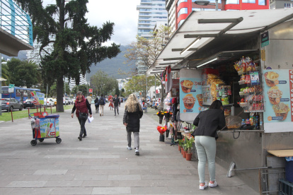 RECORRIDO POR LAS PARADAS DEL METRO PARA OBSERVAR EL COMERCIO EN EL LUGAR 18 de ENERO 2024 ANGELO CHAMBA Agencia (ag-expreso ag-extra ag-quito)