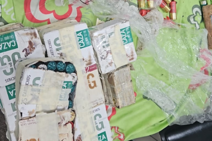 En los operativos se hallaron armas, drogas y municiones.
