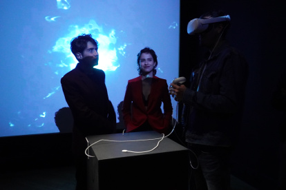 Proyecto. En el Museo del Cacao se exponen 22 trabajos que reflexionan sobre el uso de las pantallas en la era digital.