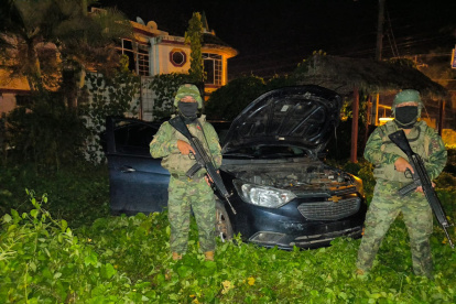 El contenido que hallaron en los vehículos fue decomisado por las Fuerzas Armadas