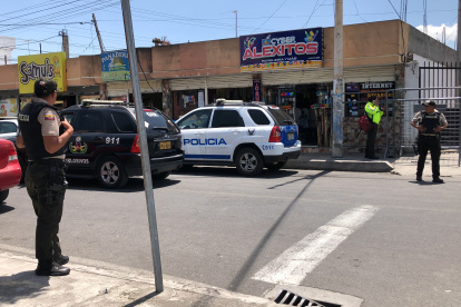 Personal del GIR trasladó el explosivo a un lugar alejado para realizar la detonación.