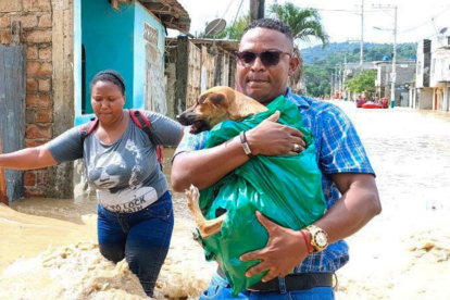 La creciente del río Teaone hizo que varias viviendas de los barrios bajos de la cabecera parroquial de Tabiazo se inundarán.