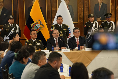 Asamblea. El presidente de la Asamblea Nacional, Henry Kronfle, mantuvo ayer un conservatorio con la prensa.