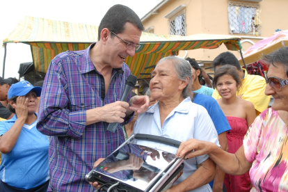 Con las madres y abuelitas, sus fieles seguidoras.