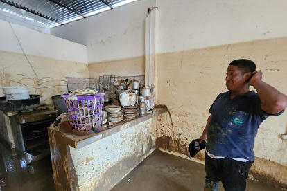 Acciones. La jornada de ayer se caracterizó por rescatar los enseres.