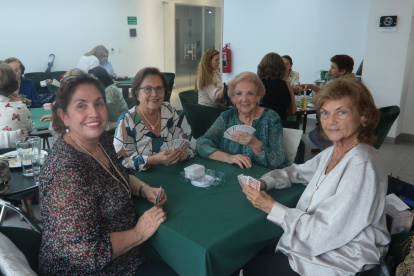 María Teresa de Alarcón, Lourdes Colmont, Delia Real y Patricia de Gonzenbach.