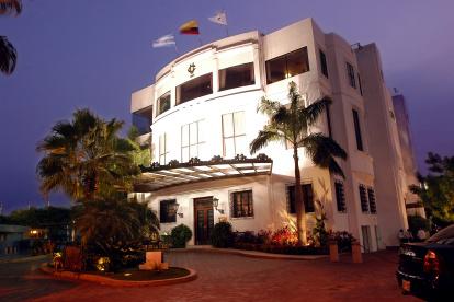 El Club de la Unión está ubicado en la calle Olmedo y avenida Malecón, en el centro de Guayaquil.