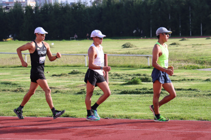 Jonathan Amores (c) es uno de los favoritos que busca un cupo en los 20 km.