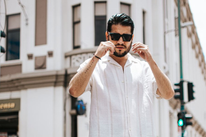 Javier Neira, intérprete de "Vuelvo a nacer en Ecuador"