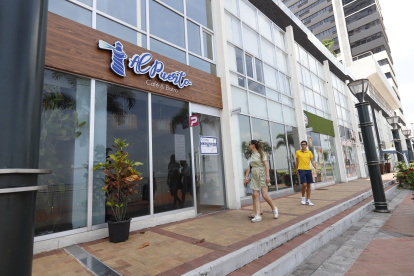 Hecho. Los clientes se sorprendían por encontrar los sitios clausurados.