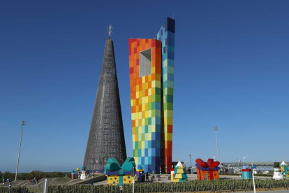 El monumento Ventana al Mundo, de casi 50 metros de alto, considerado el más alto de Colombia, era una de las representaciones más importantes de los Juegos 2027.