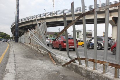 En la avenida de Las Américas y en Urdesa el problema es constante