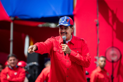 El presidente de Venezuela, Nicolás Maduro, ofrece un discurso tras la marcha oficialista en Caracas.