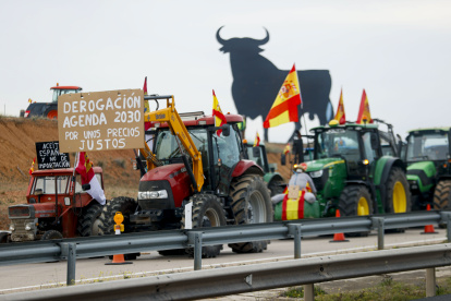 Protesta de agricultores españoles por las malas condiciones del sector.