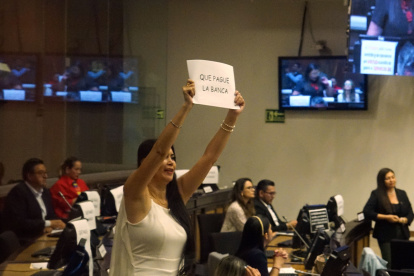 La bancada del correísmo defendió su postura de que la banca y los empresarios aporten a la guerra.