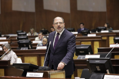 Henry Kronfle, durante el debate del acuerdo comercial con China.