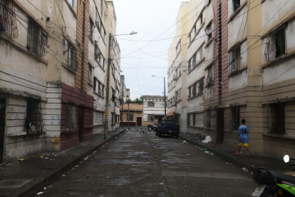 Sitio. Fueron quince allanamientos realizados en las casas colectivas.
