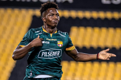 El jugador Djorkaeff Reasco.