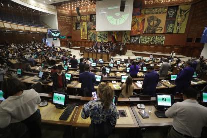 Con allanamiento tácito por parte de la Asamblea Nacional, el IVA sube al 13 %.