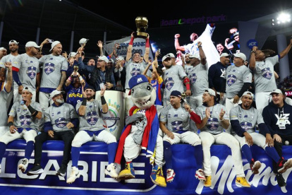 Tiburones de la Guaira son campeones de la Serie del Caribe por primera vez.