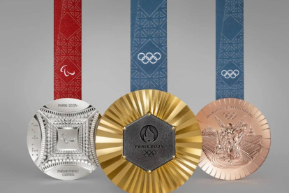 Las preseas tienen incrustado un fragmento de acero de la Torre Eiffel para cumplir con los objetivos dela organización.