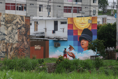 MURALES EN SOCIO VIVIENDA TRES ... FD: CARLOS KLINGER ... 31-01-2024 ag-periodistas