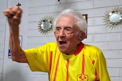 Leopoldo Iturralde lucía feliz la camiseta de su querido Aucas al que pudo ver campeón en 2022.