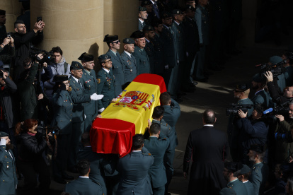 PAMPLONA, 11/02/2024.-  Funeral celebrado este domingo en Pamplona en memoria del guardia civil David Pérez Carracedo, fallecido este viernes en Barbate (Cádiz) al ser arrollada su patrullera por una narcolancha. EFE/ Villar López