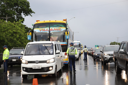 SALIDA DE VEHICULOS HACIA LAS PLAYAS POR EL FERIADO DE CARNAVAL, 10 DE FEBRERO DEL 2024- AMELIA ANDRADE Guayaquil-Ecuador Agencia (Ag-ecpreso)