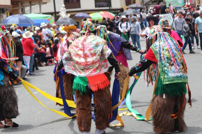 En la serranía ecuatoriana el carnaval fusiona diversas culturas y tradiciones