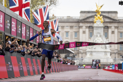 Kelvin Kiptum, de 24 años, estaba llamado a marcar una época en la maratón.