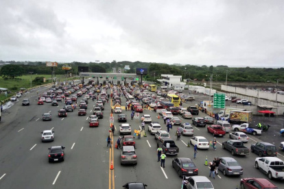 Hasta las 14:00 de este lunes 12 de febrero se registró que ya han entrado a Guayaquil unos 49.000 vehículos.