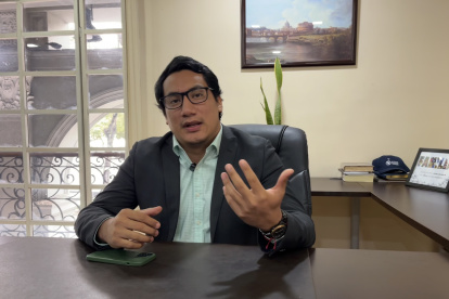 Funcionario. El director de Justicia y Vigilancia.